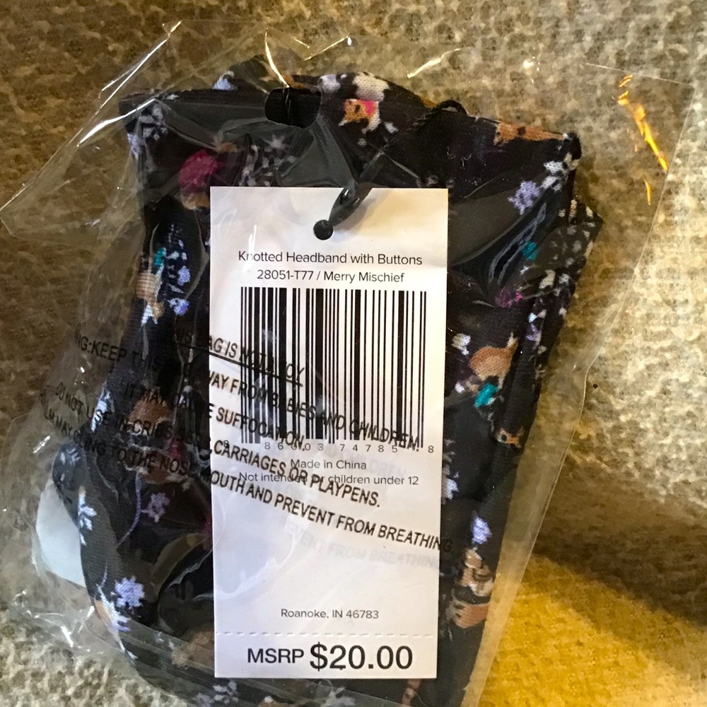 Vera Bradley-knotted headband with buttons in Merry Mischief